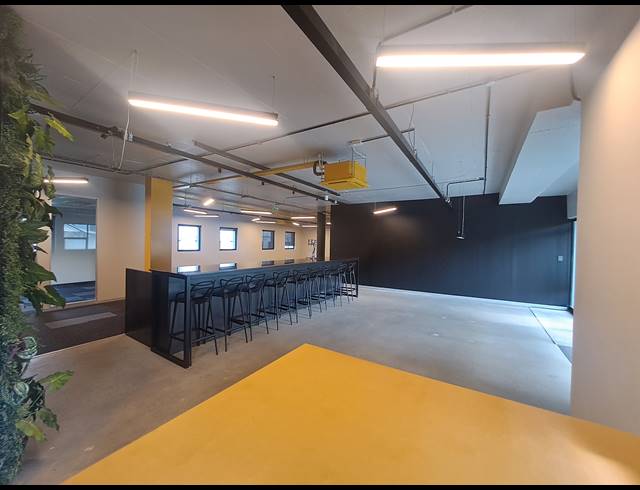 266M² OFFICE TO LET IN HYDE PARK